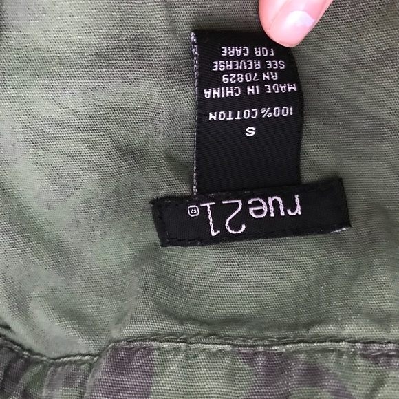 Green Army Jacket ⭐️ - Picture 7 of 8